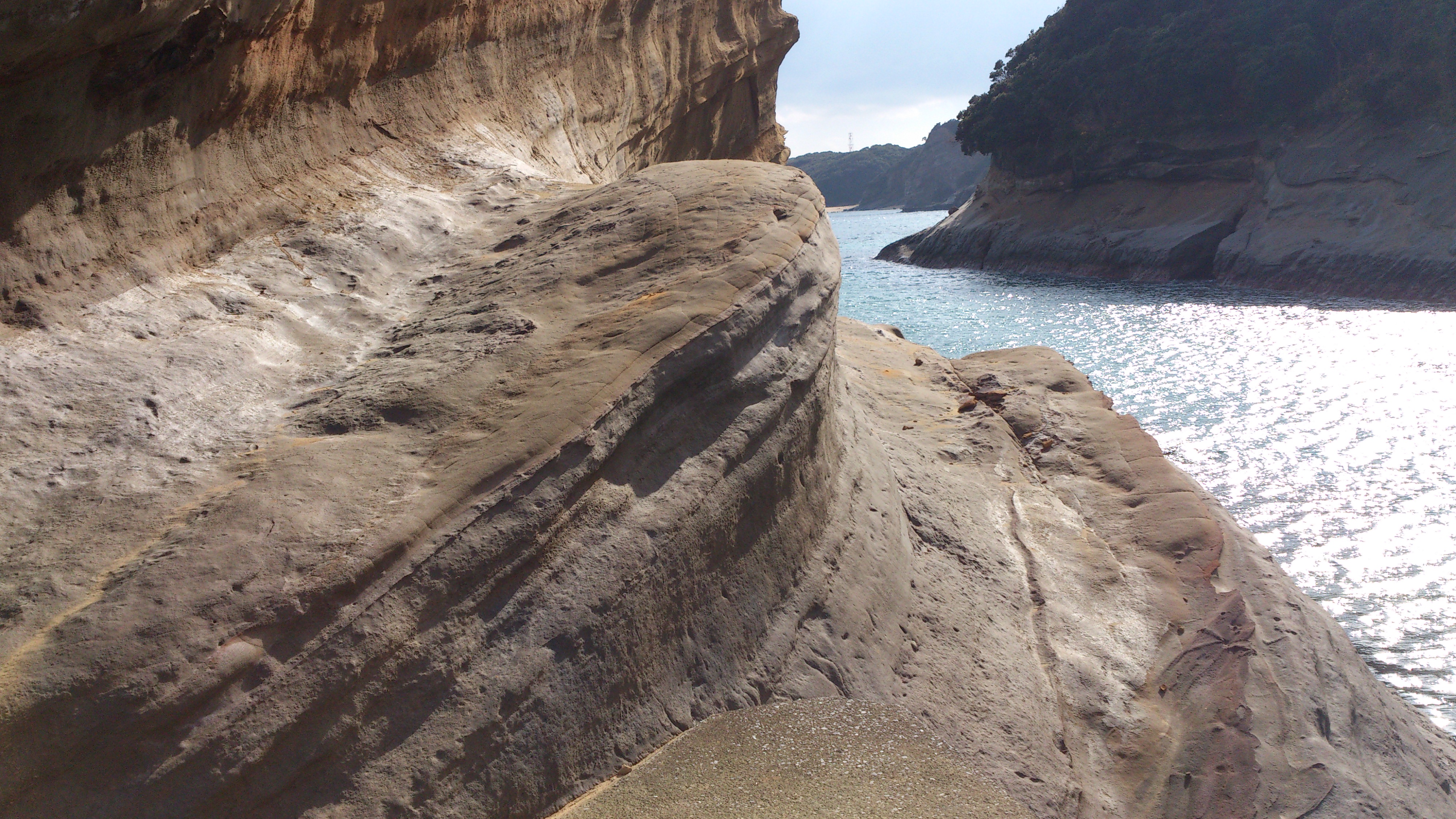 2012年12月。僕は種子島を一人で旅した：岩肌フェチの為にもう一枚載せておく