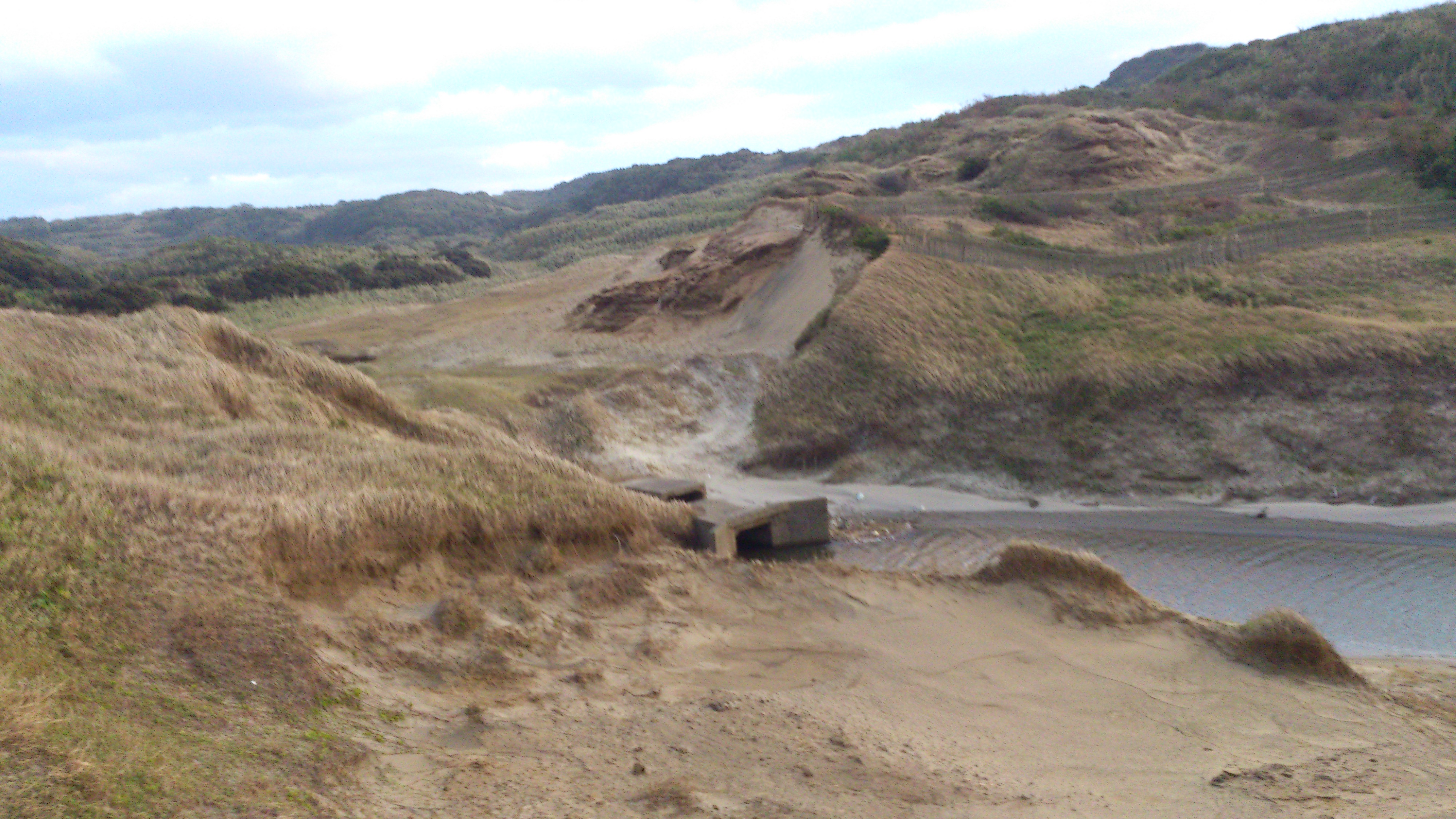 2012年12月。僕は種子島を一人で旅した：海に近づくにつれ「砂漠」のような地形になってる