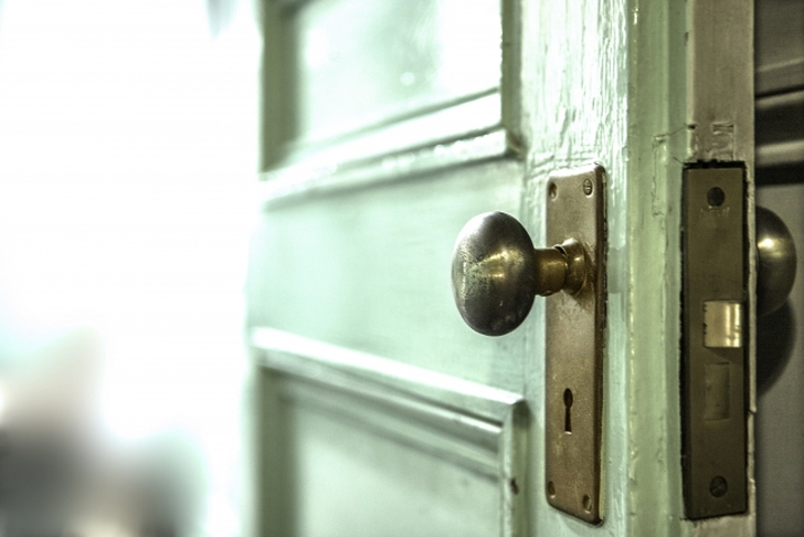 【一人暮らし5年目】一人暮らし中に発生する「最高に好きな瞬間」TOP5を紹介するよ： 第２位：その日初めて玄関のドアを開ける時